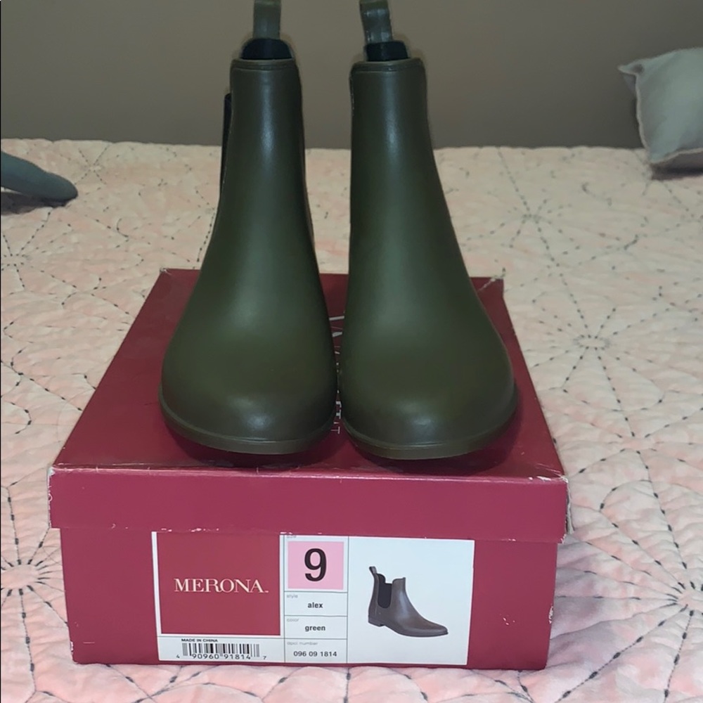 Chelsea Rainboots